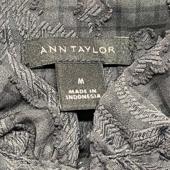 Ann Taylor Career Blouse Women’s Medium Gray Keyhole Lace Sleeveless Top GUC - Picture 5 of 6